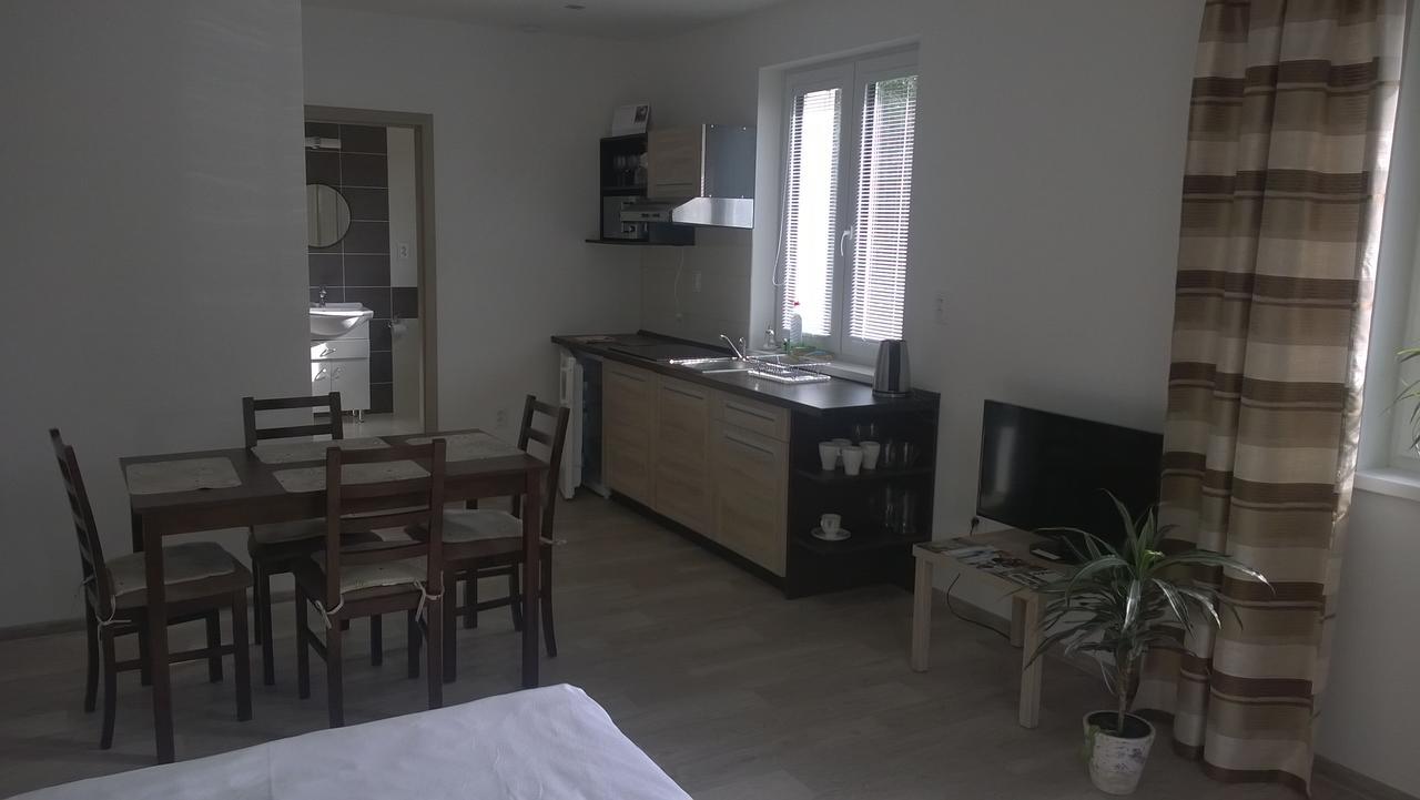 Apartman U Toma Frydlant nad Ostravici Ngoại thất bức ảnh